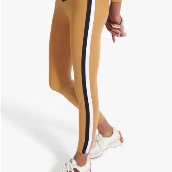 Performance Legging - Picture 2 of 2